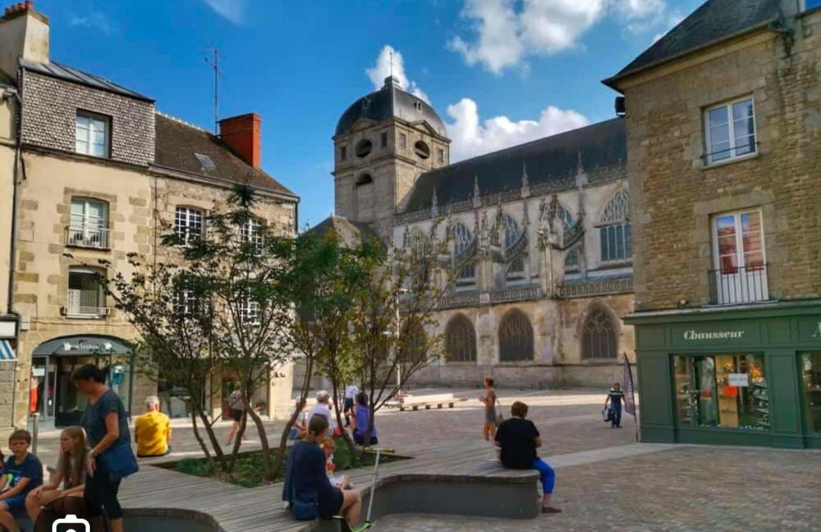 Hotel Les 3 P'Tites Pom'S Alençon Exterior foto